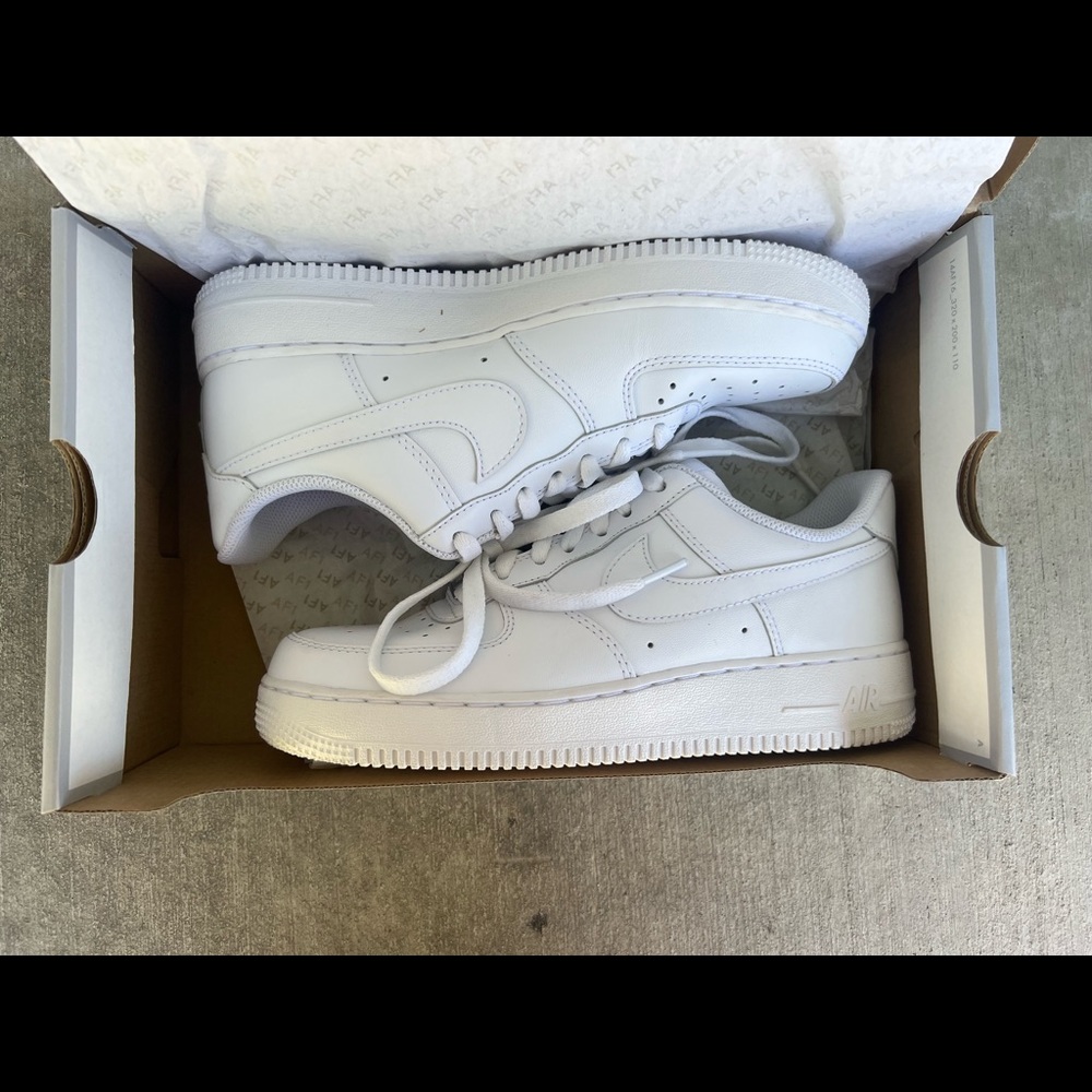 NIKE AIR FORCE 1 new